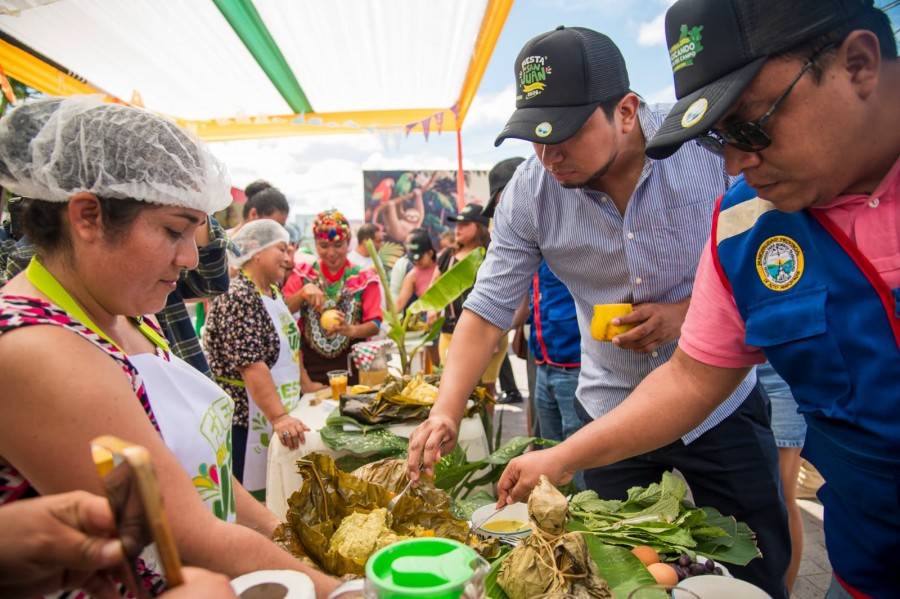 &iexcl;PREMIAMOS AL JUANE Y LA CHICHA M&Aacute;S RICA