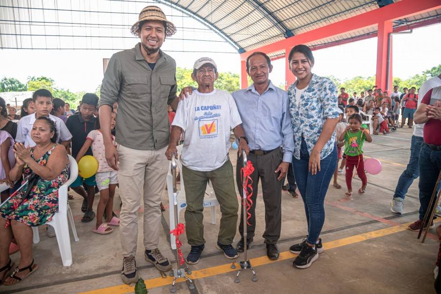 ALCALDE ENTREG&Oacute; APARATOS BIOMEC&Aacute;NICOS EN JEBEROS