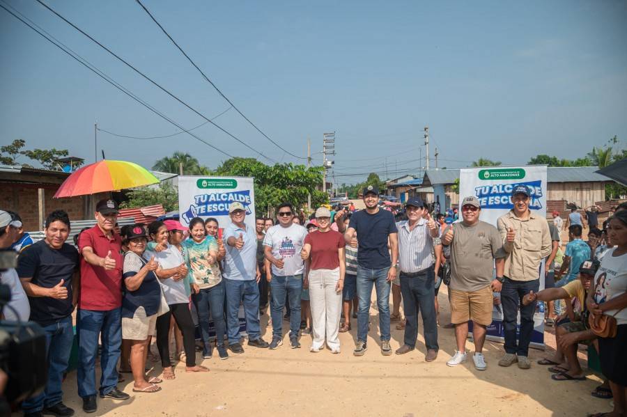 ALCALDE ENTREG&Oacute; PUENTE ALCANTARILLA EN A.H LIBERTAD DEL PARANAPURA