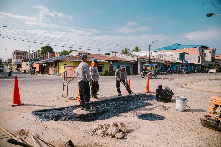 CONTINUAMOS CON EL BACHEO DE CALLES EN NUESTRA CIUDAD