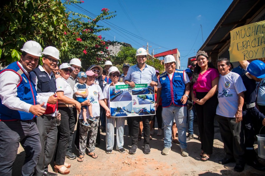 INICIAMOS LA CONSTRUCCI&Oacute;N DEL ASFALTADO PSJE. SANTA CRUZ