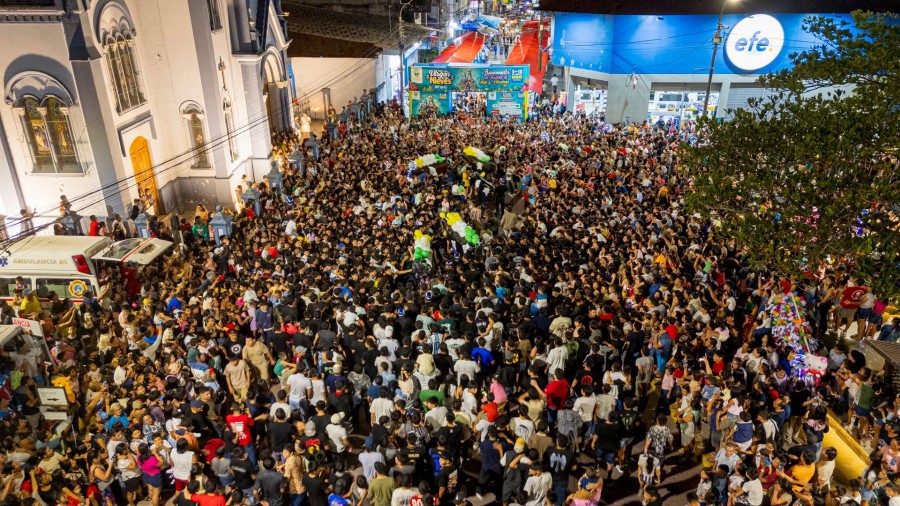 MILES DE PERSONAS DISFRUTARON DEL PRIMER PASEO DE LA VACA LOCA